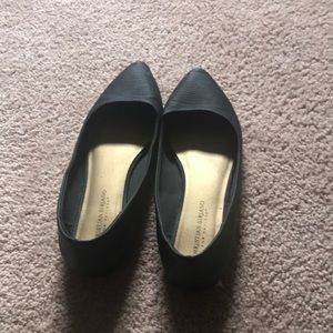Black ballet flats